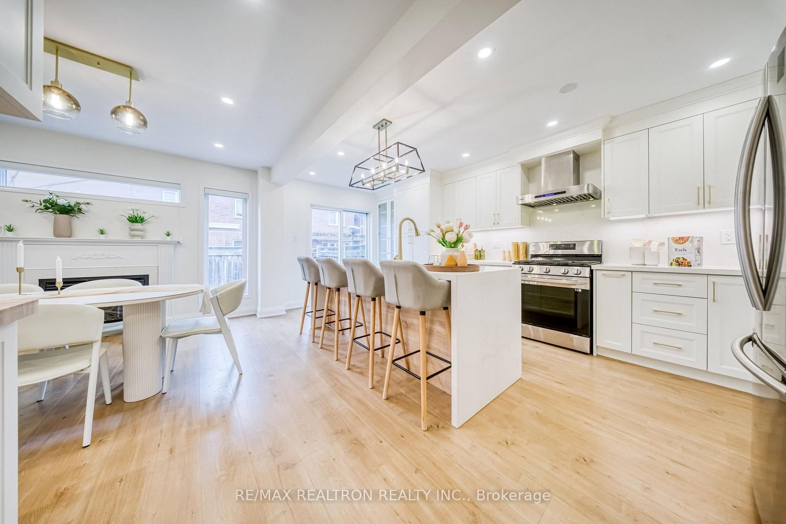12 Quattro Avenue • Richmond Hill, ON photo 6
