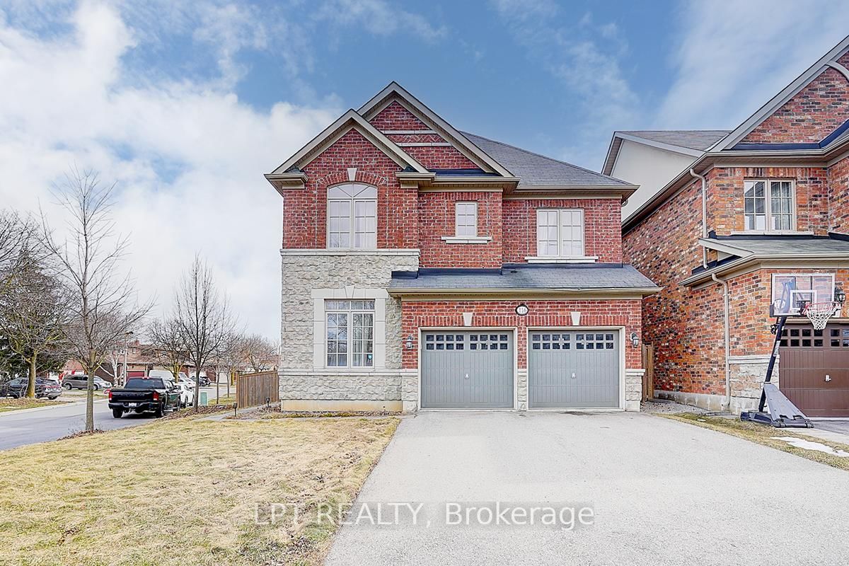 116 Dunlop Street • Richmond Hill, ON photo 1