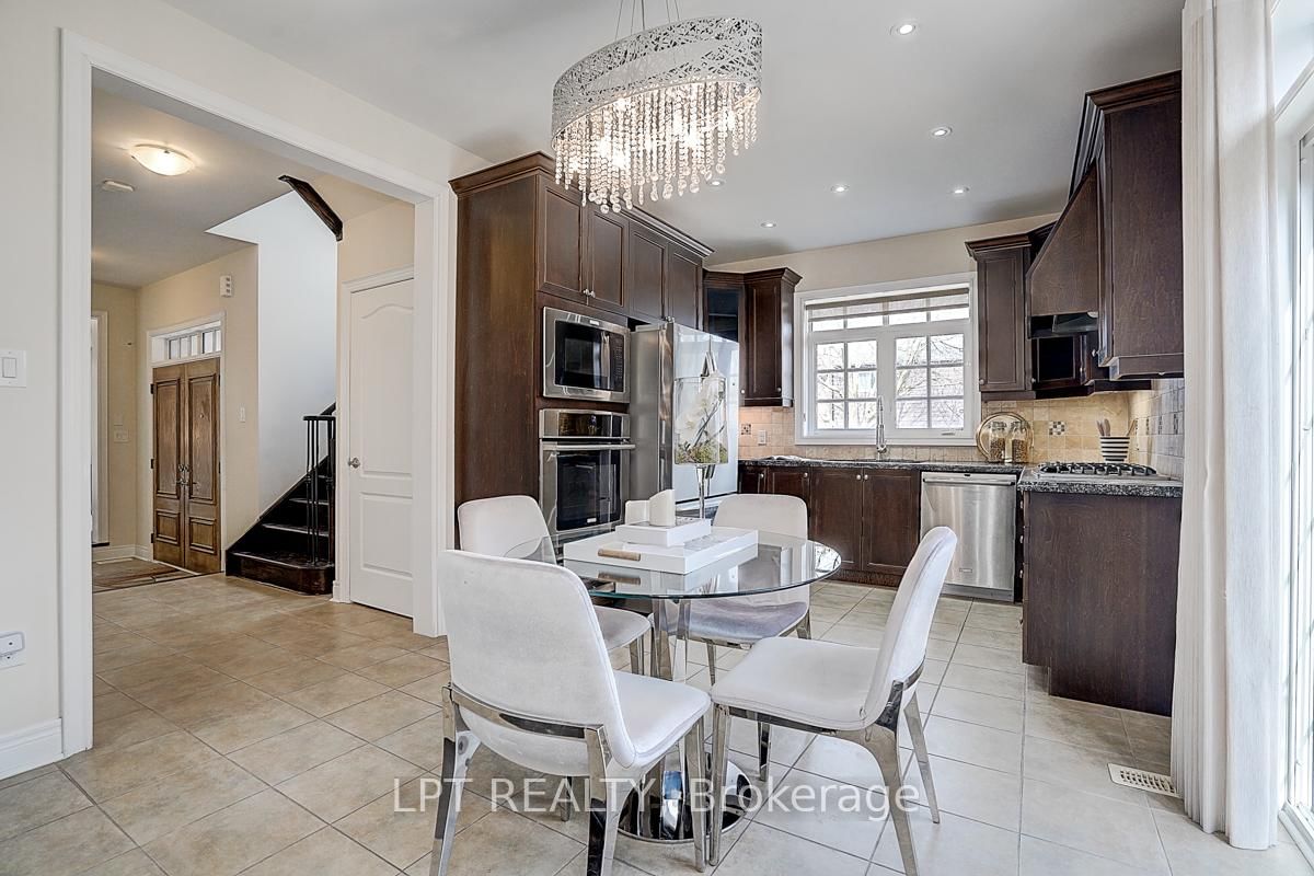 116 Dunlop Street • Richmond Hill, ON photo 15