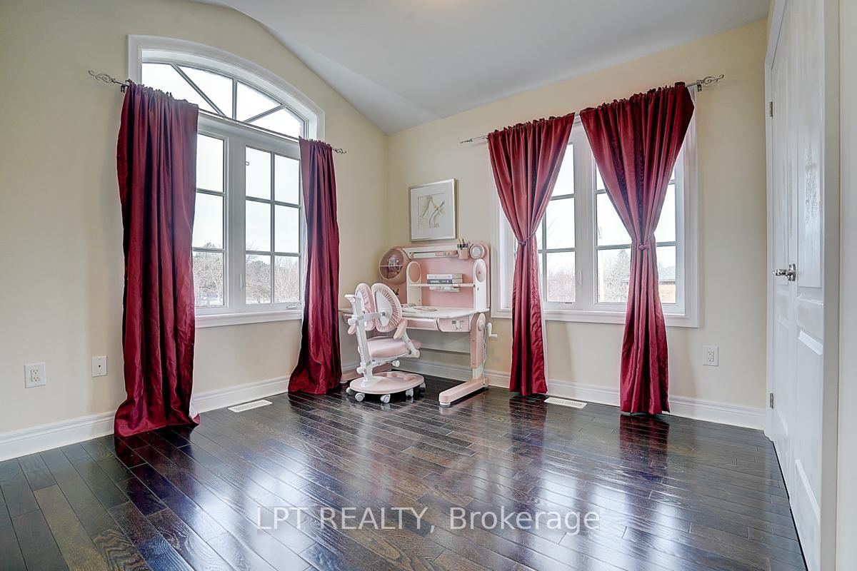 116 Dunlop Street • Richmond Hill, ON photo 24