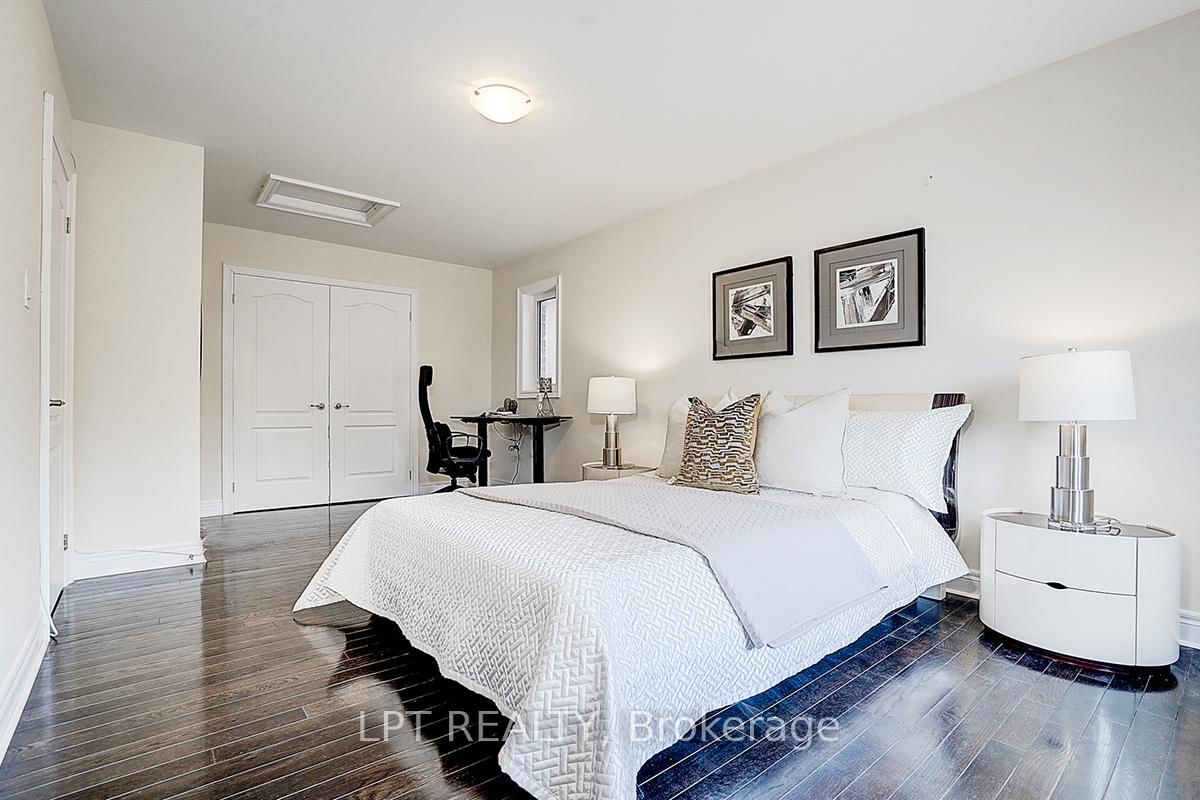 116 Dunlop Street • Richmond Hill, ON photo 26