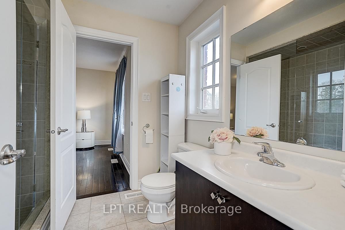 116 Dunlop Street • Richmond Hill, ON photo 27