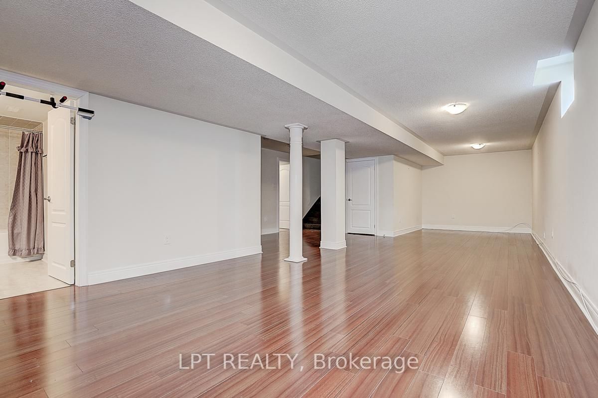 116 Dunlop Street • Richmond Hill, ON photo 32
