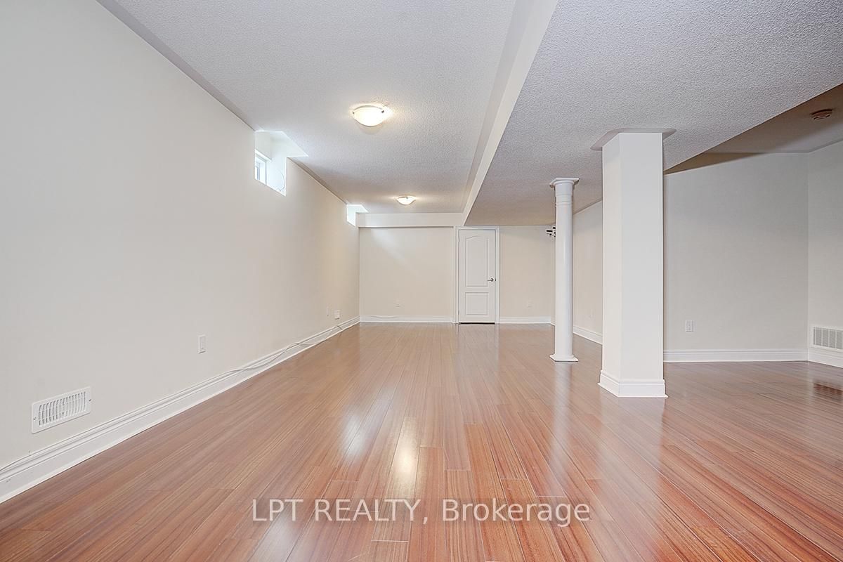 116 Dunlop Street • Richmond Hill, ON photo 33