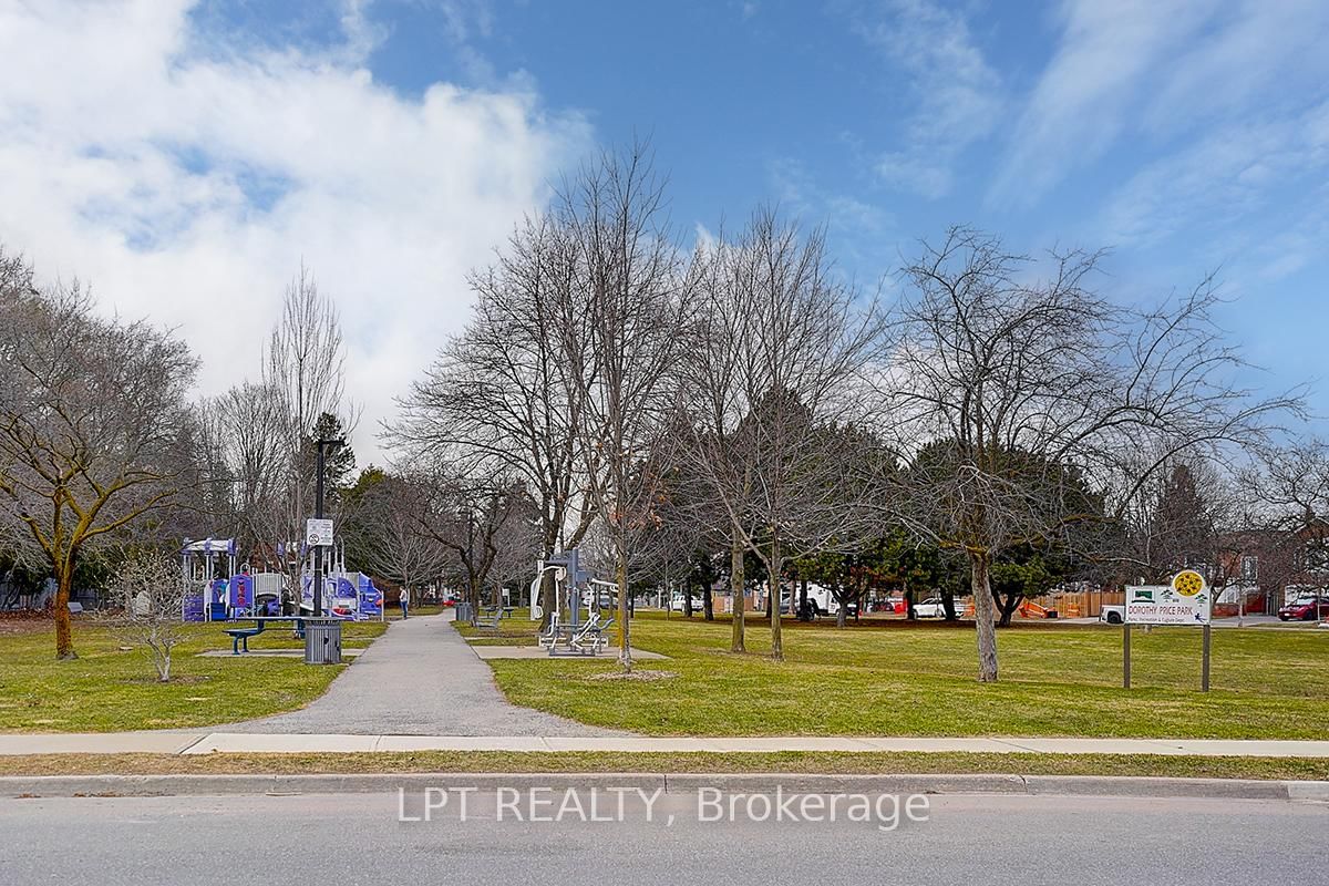 116 Dunlop Street • Richmond Hill, ON photo 36
