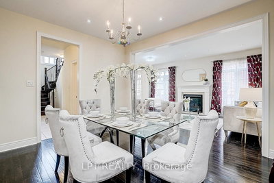 116 Dunlop Street • Richmond Hill, ON photo 7