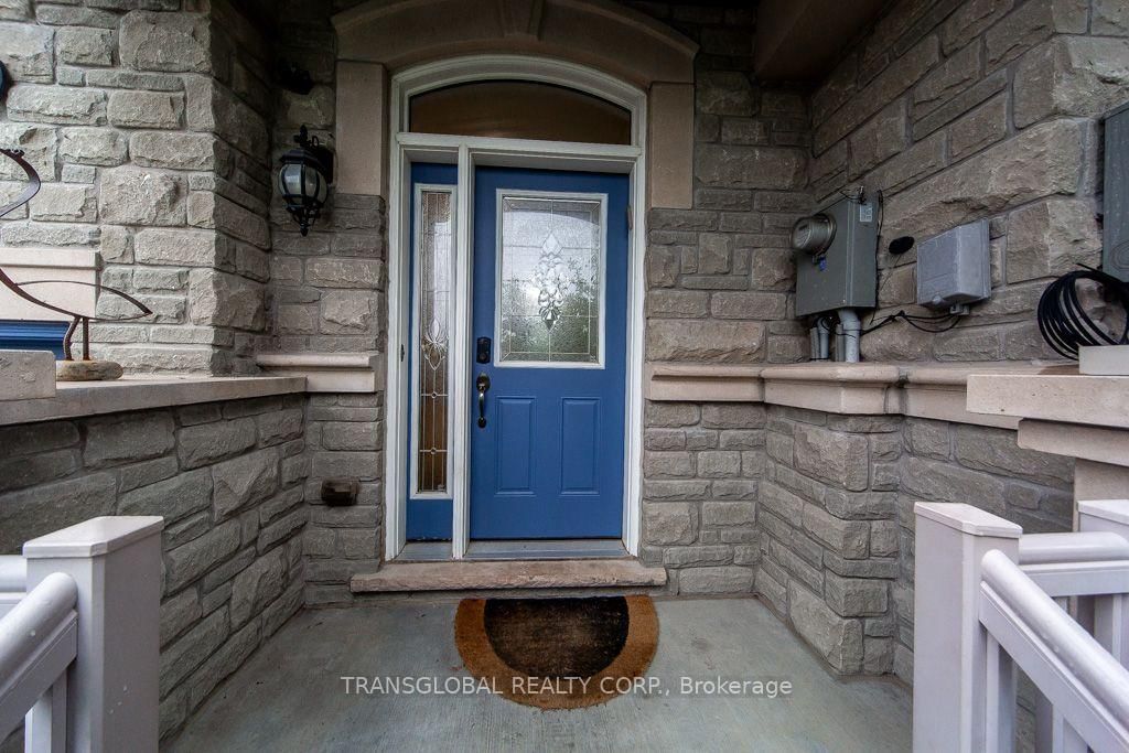 83 Spruce Pine Crescent N • Vaughan, ON photo 2