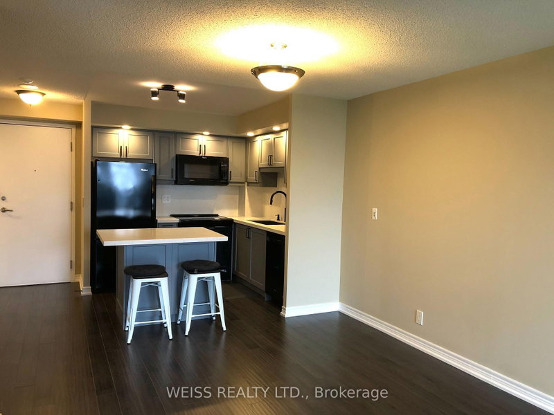 1023 - 33 Cox Boulevard E