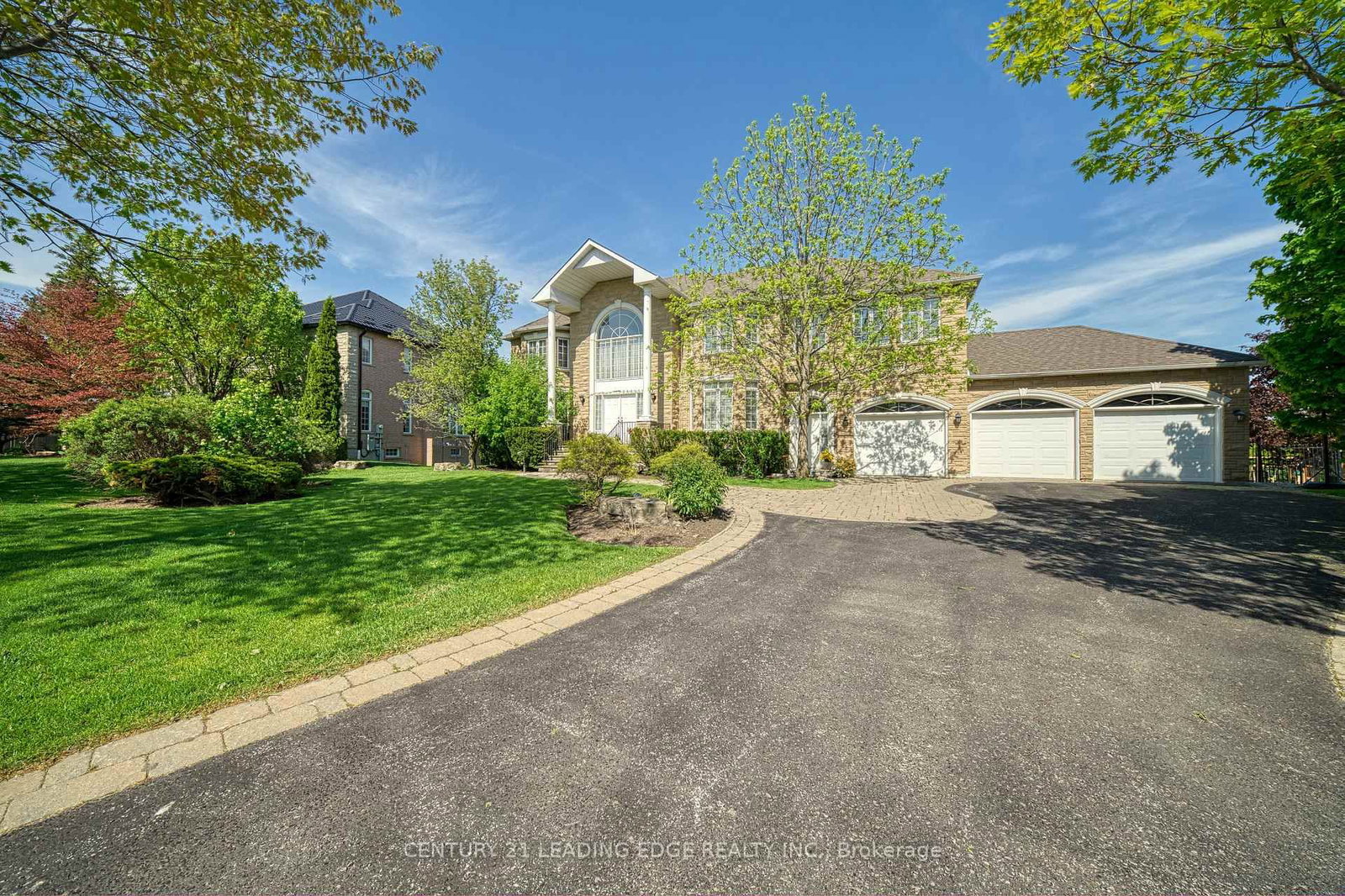 15 Upper Ridge Court • Markham, ON photo 2
