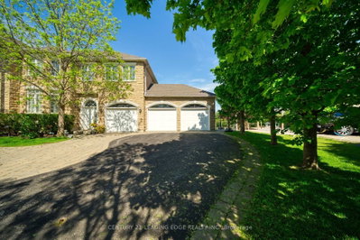 15 Upper Ridge Court • Markham, ON photo 3
