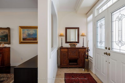 463 Crossing Bridge Place • Aurora, ON photo 6