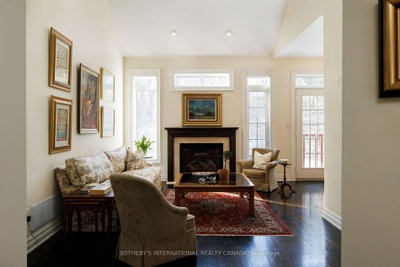 463 Crossing Bridge Place • Aurora, ON photo 9