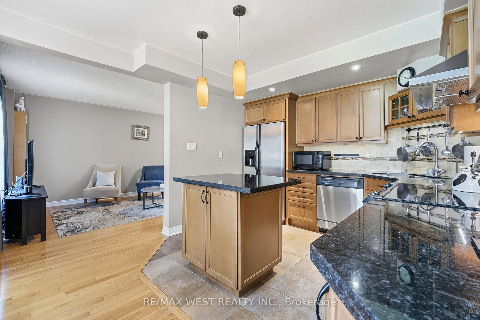 149 Deerglen Terrace • Aurora, ON photo 14
