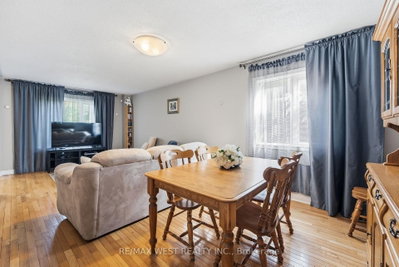149 Deerglen Terrace • Aurora, ON photo 5