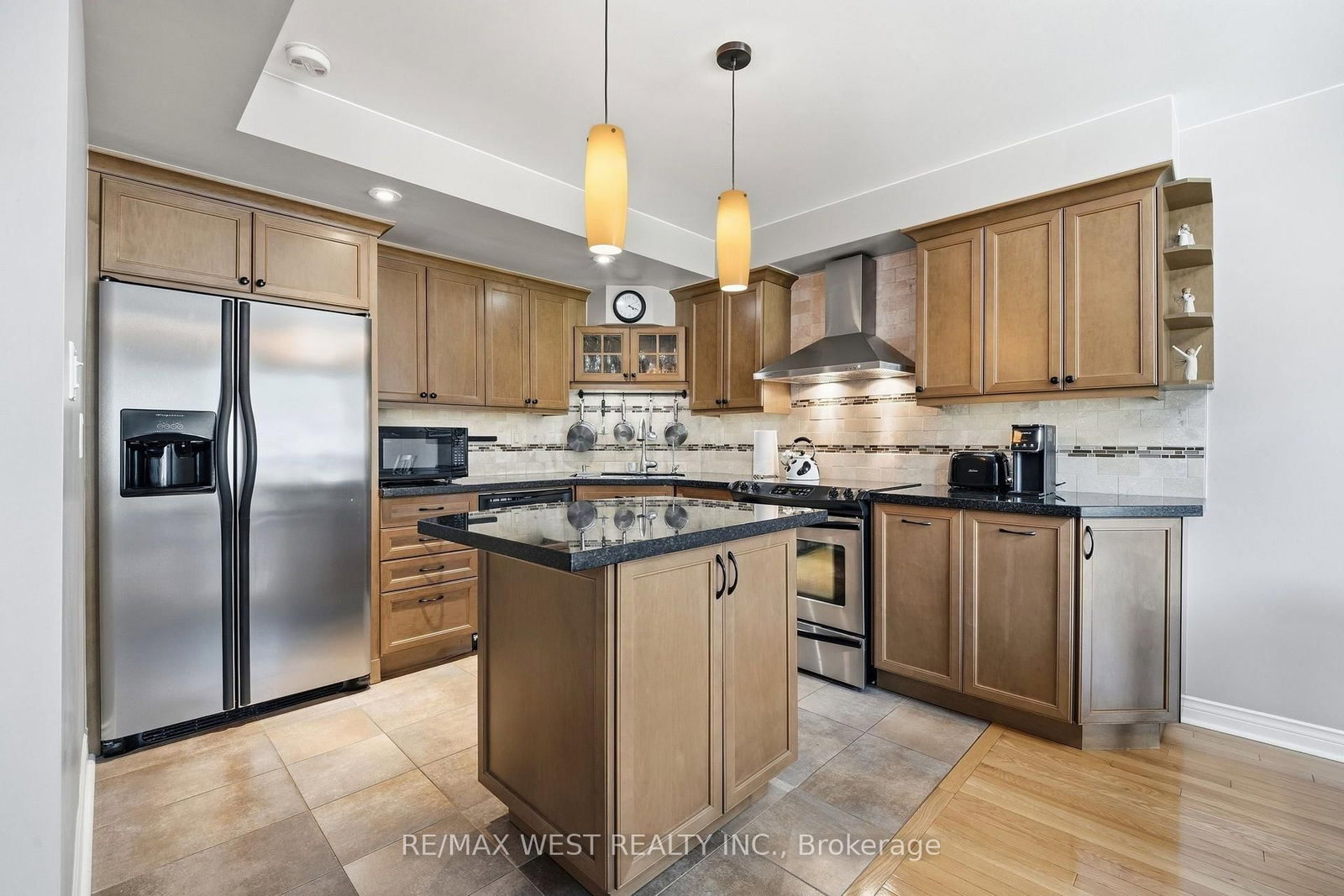 149 Deerglen Terrace • Aurora, ON photo 9
