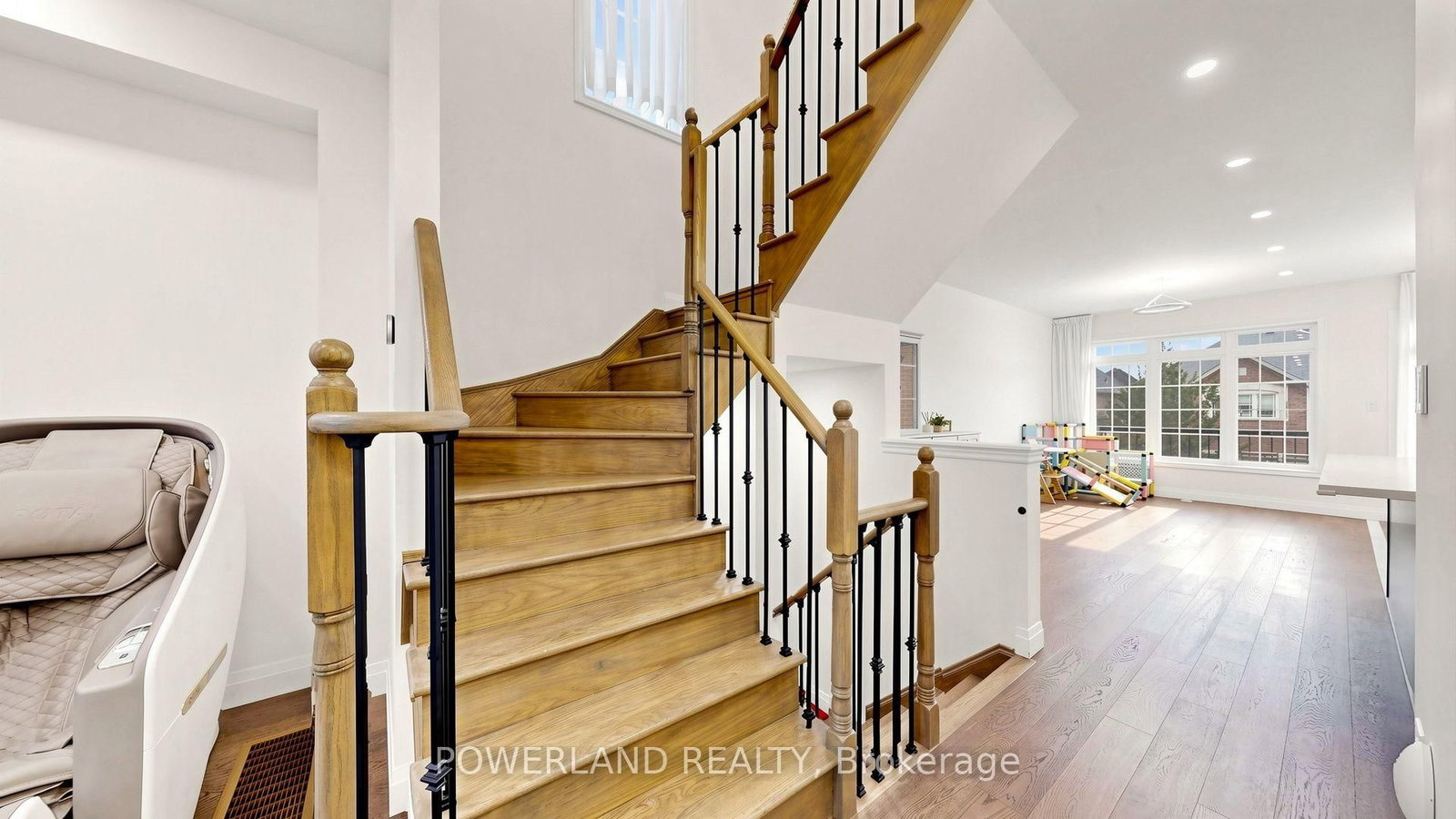 259 Dundas Way • Markham, ON photo 13