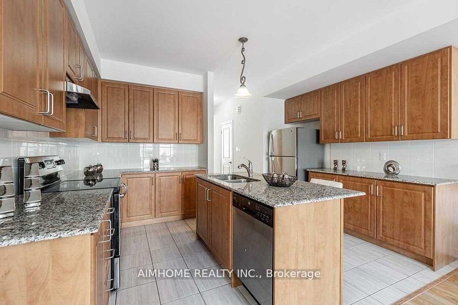 116 Frederick Wilson Avenue • Markham, ON photo 4