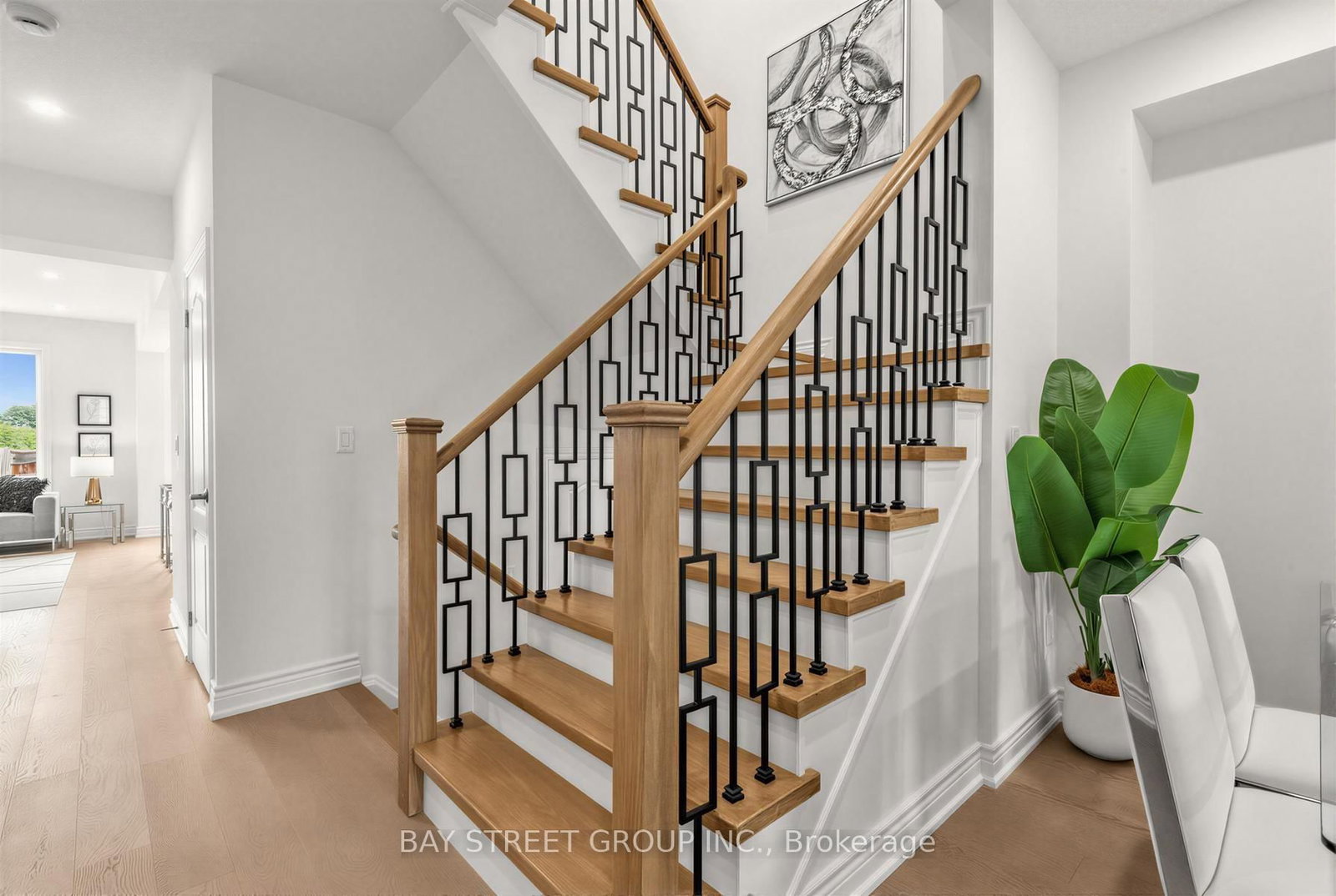 80 Living Crescent • Markham, ON photo 10