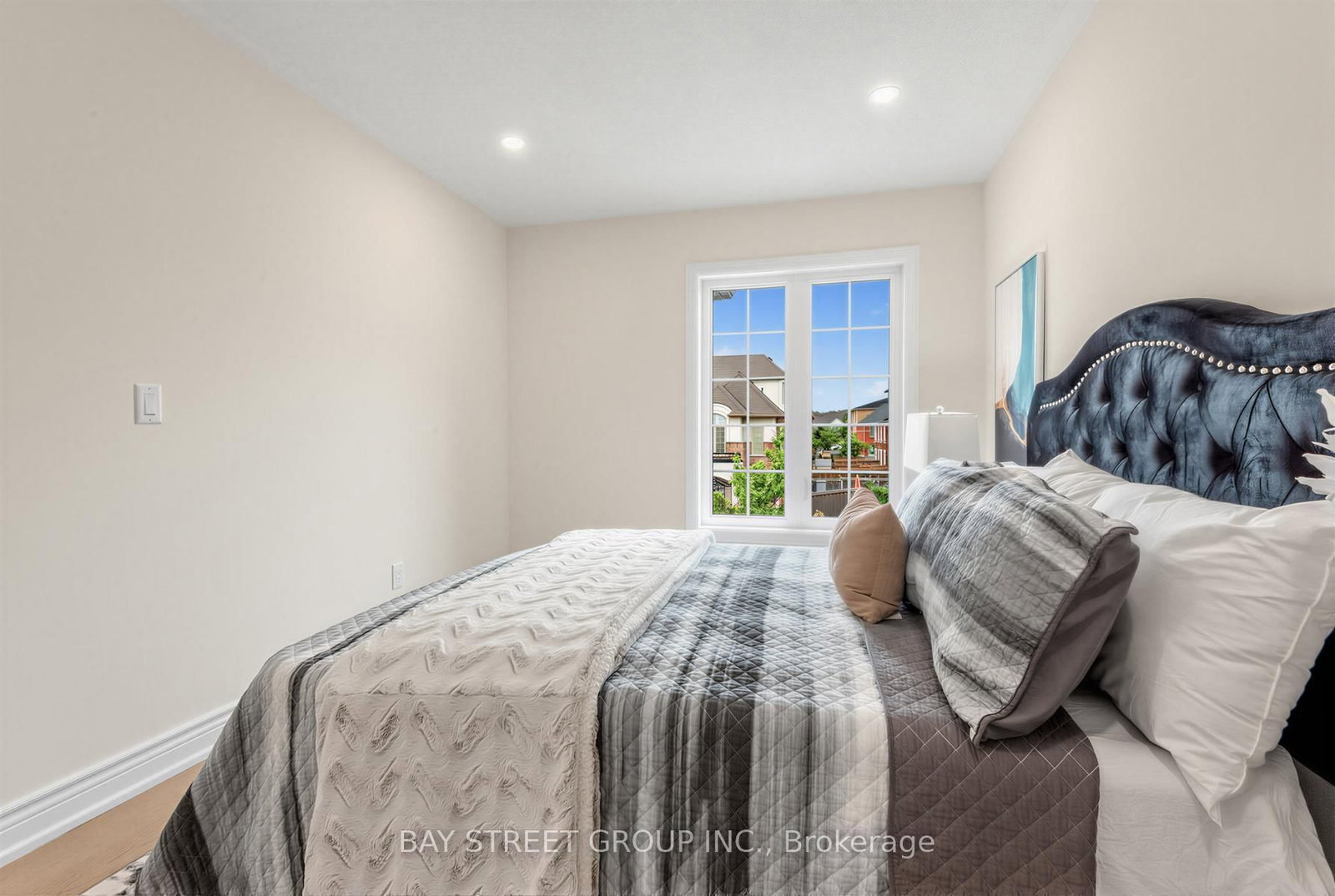 80 Living Crescent • Markham, ON photo 34
