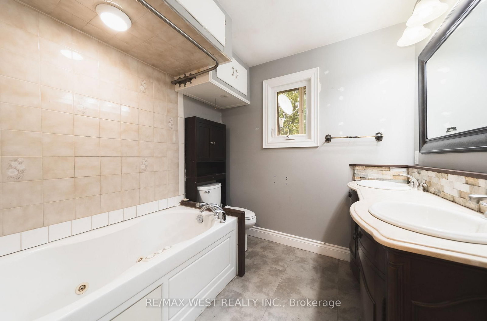 2801 25 Side Road • Innisfil, ON photo 16