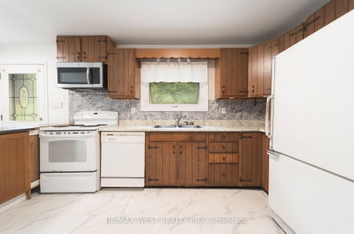 2801 25 Side Road • Innisfil, ON photo 8