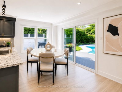 187 Glenway Circle • Newmarket, ON photo 7