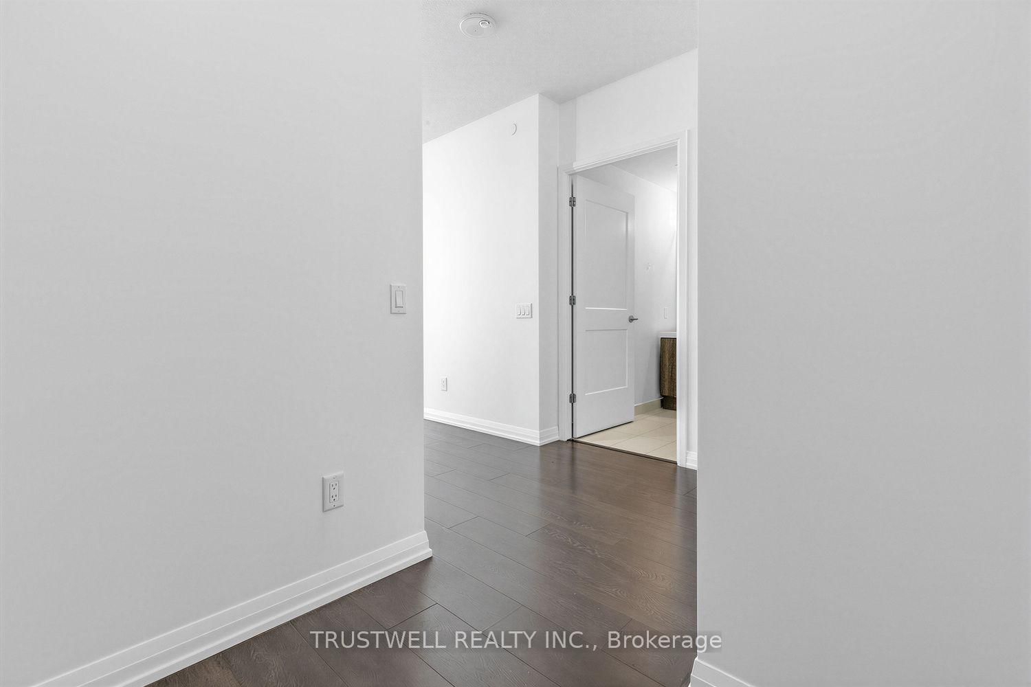 7895 Jane Street • #2511 • Vaughan, ON photo 4