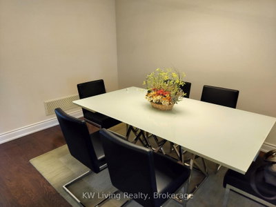 74 Mack Clement Lane • Richmond Hill, ON photo 5