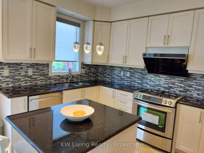74 Mack Clement Lane • Richmond Hill, ON photo 6