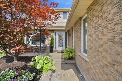 444 Maplegrove Avenue • Bradford West Gwillimbury, ON photo 4