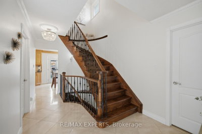 444 Maplegrove Avenue • Bradford West Gwillimbury, ON photo 9