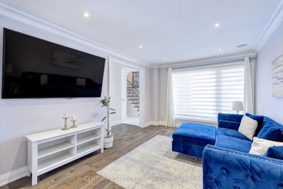 109 Woodcroft Lane • Vaughan, ON photo 8