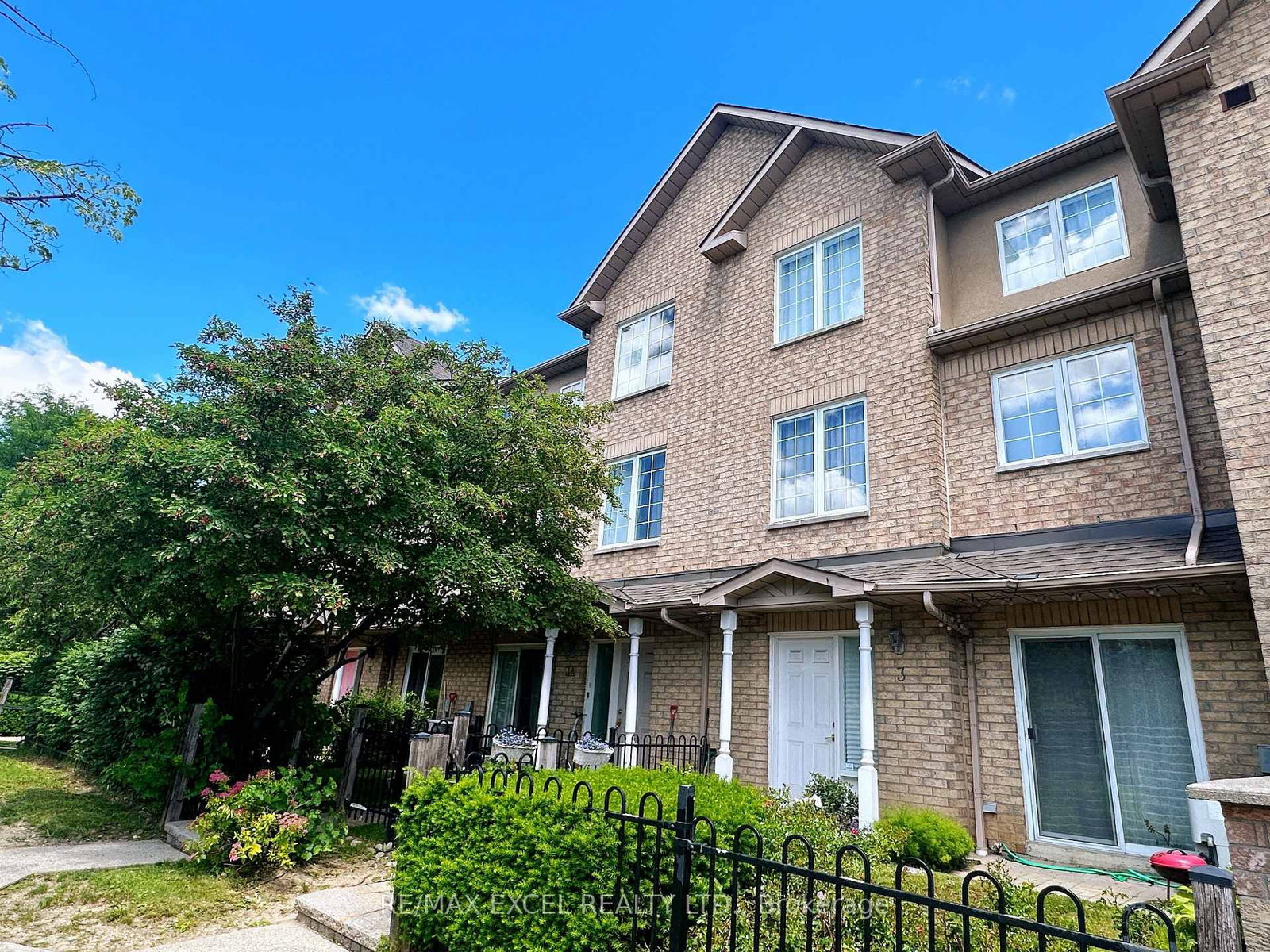 10 Cox Boulevard • #3 • Markham, ON photo 3