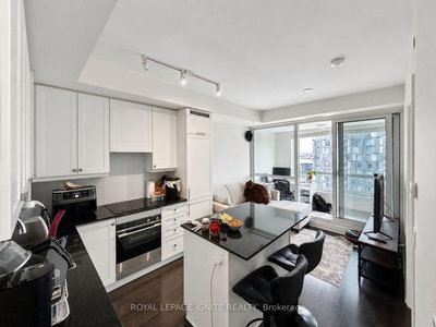 9085 Jane Street • #1401 • Vaughan, ON photo 4