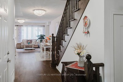 28 Cupples Farm Lane • East Gwillimbury, ON photo 8