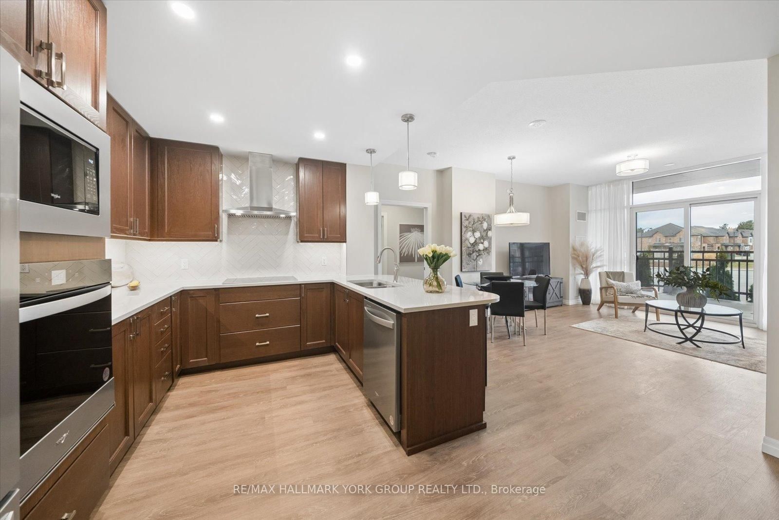 460 William Graham Drive • #116 • Aurora, ON photo 13