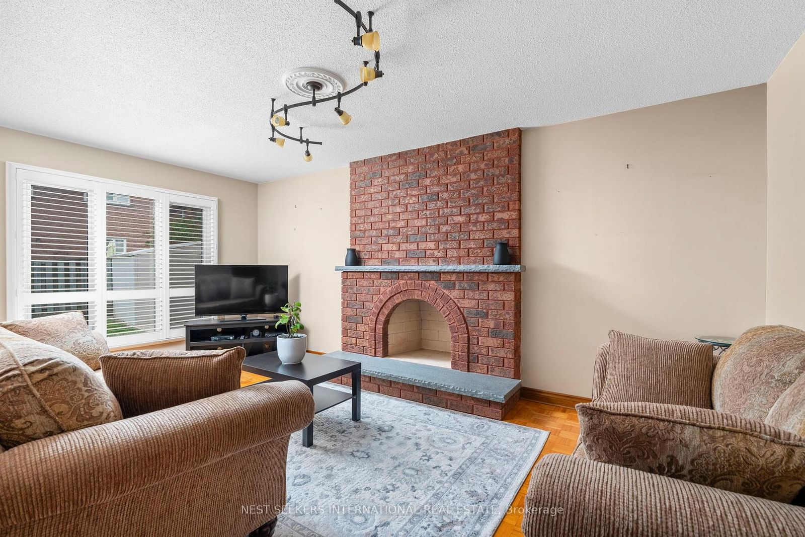 19 Kaiser Drive • Vaughan, ON photo 10