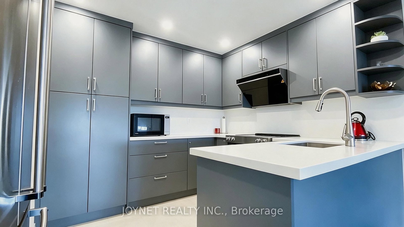 309 Major Mackenzie Drive E • #721 • Richmond Hill, ON photo 4