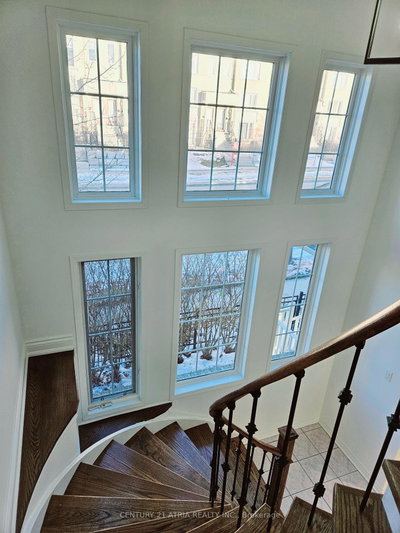 266 John West Way • Aurora, ON photo 2