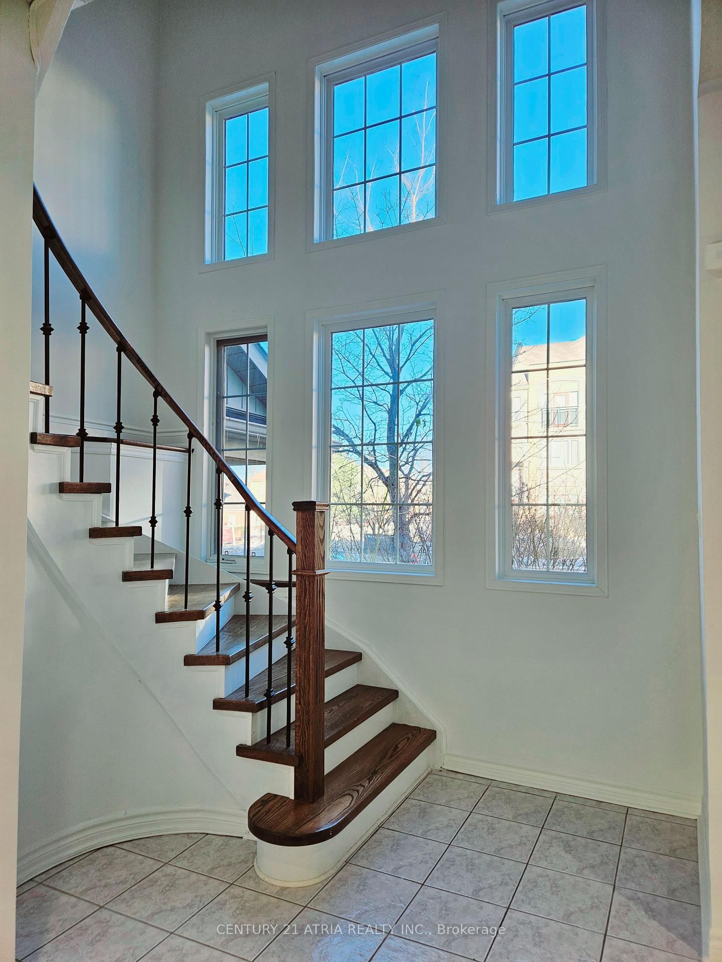 266 John West Way • Aurora, ON photo 4