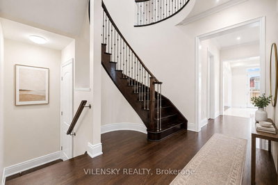 95 Chesney Crescent • Vaughan, ON photo 3