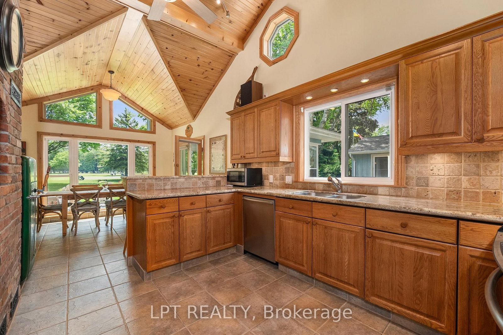 101 Hedge Road • Georgina, ON photo 12