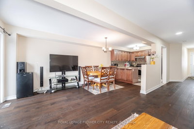 68 Denton Circle • Vaughan, ON photo 8