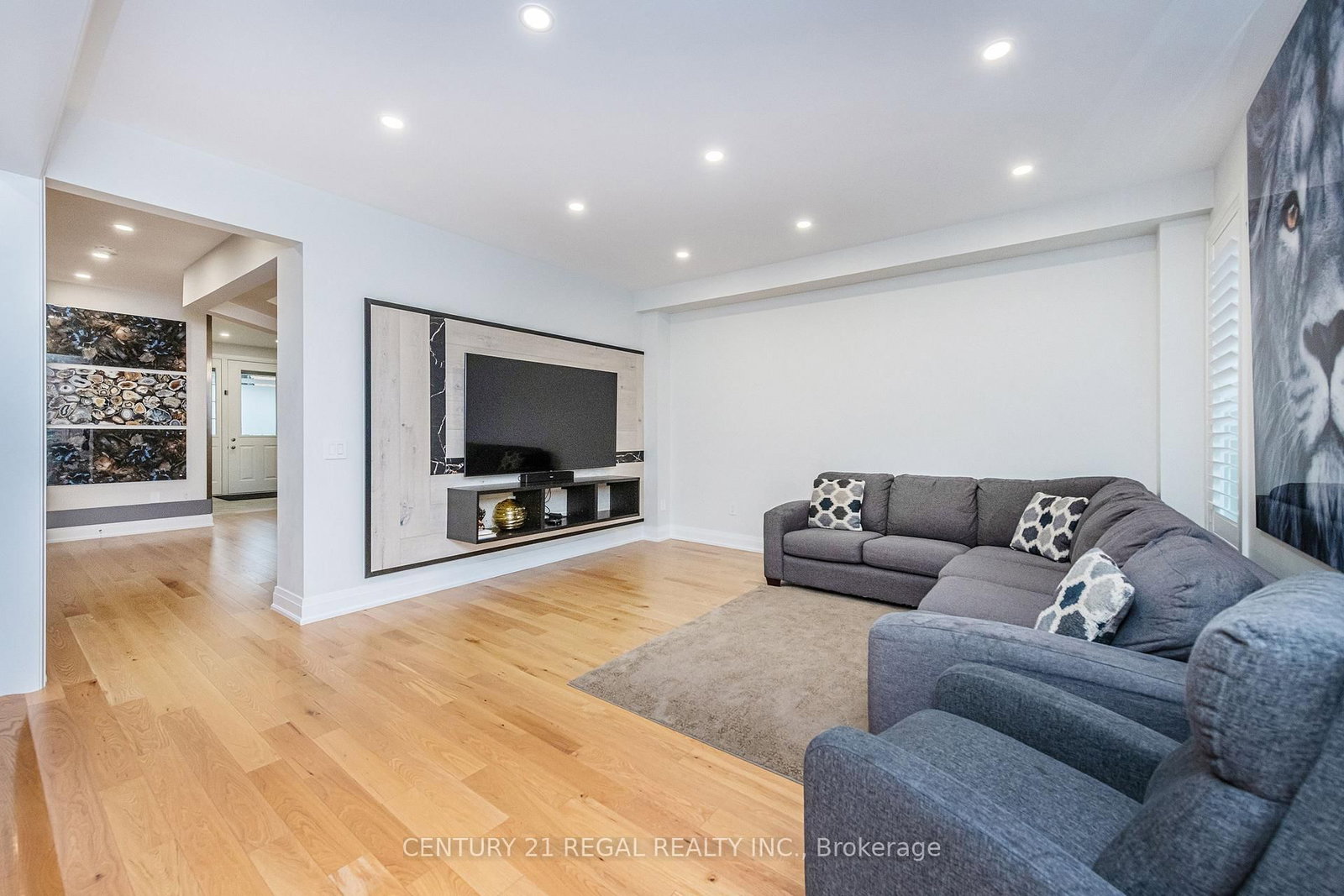 13 Neilly Terrace • Bradford West Gwillimbury, ON photo 10
