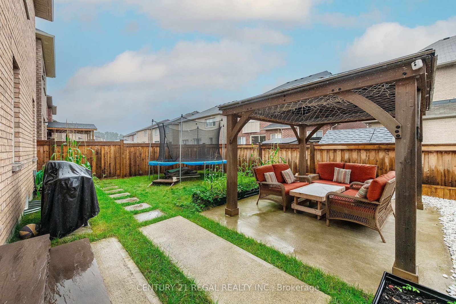 13 Neilly Terrace • Bradford West Gwillimbury, ON photo 24