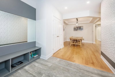 13 Neilly Terrace • Bradford West Gwillimbury, ON photo 4