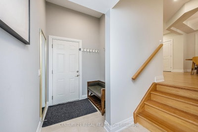 13 Neilly Terrace • Bradford West Gwillimbury, ON photo 9