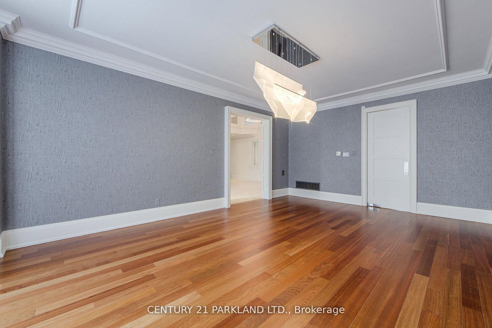16 Flatbush Avenue • Vaughan, ON photo 12