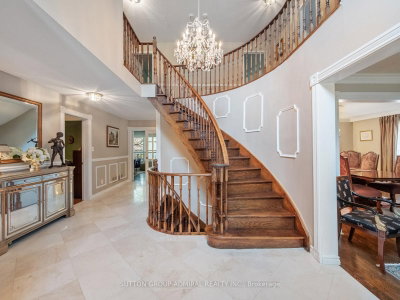 49 Miriam Crescent • Richmond Hill, ON photo 4