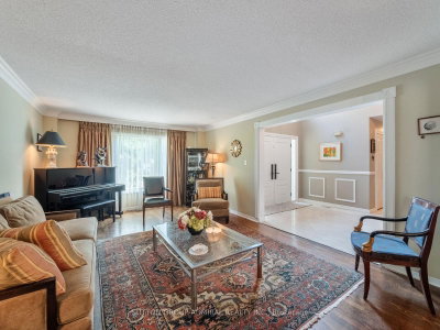 49 Miriam Crescent • Richmond Hill, ON photo 6